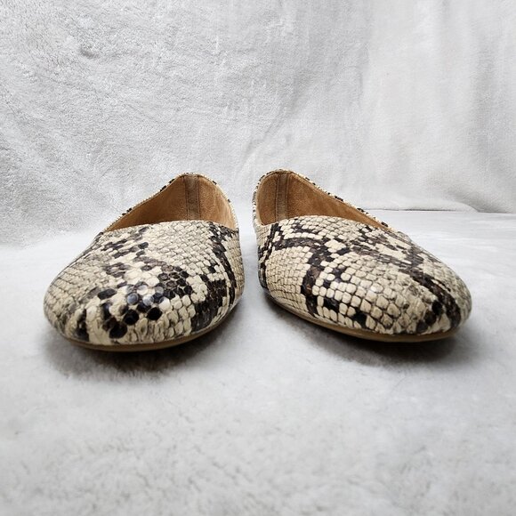 *New low price*! Snakeskin Flats w/ rounded toes - Picture 9 of 9